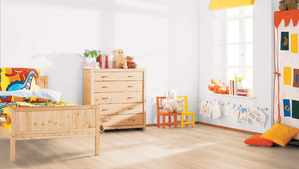 Ламинат Haro Tritty 100 дуб кремовый выбеленный 526674 фото в интерьере Ламинат Haro Tritty 100 дуб кремовый выбеленный 526674 фото в интерьере